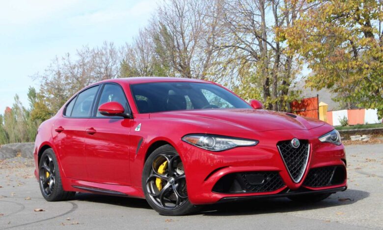 Essai de l’Alfa Romeo Giulia Quadrifoglio 2021 : émotion et caractère Essai de l’Alfa Romeo Giulia Quadrifoglio 2021 : émotion et caractère