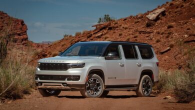Jeep Entices Outdoorsy SUV Buyers With Exclusive 2025 Wagoneer Overland